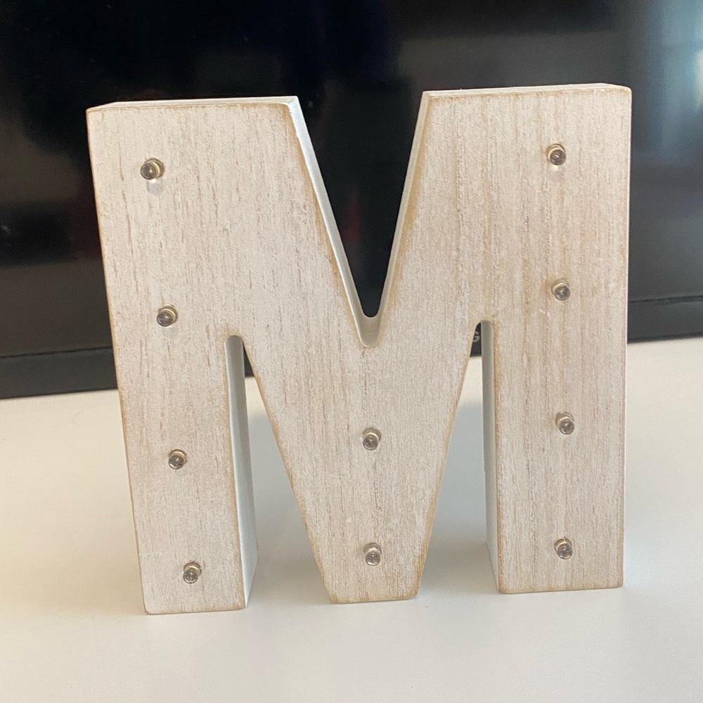 Cute “M” decor